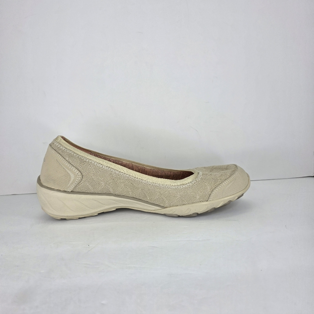 Skechers Relaxed Fit Savvy Women’s Beige Loafer Slip On Comfort Wedge  Size 9 - Picture 11 of 14